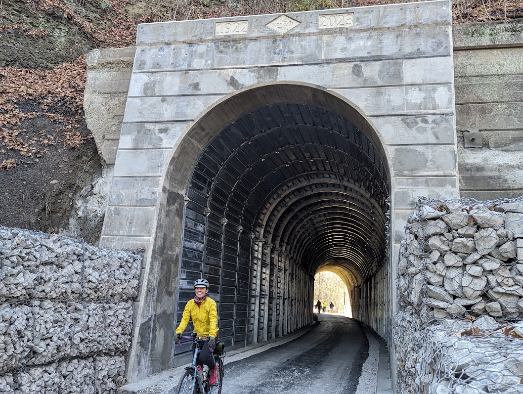 The Montour Trail A MULTIUSE RAILTRAIL IN ALLEGHENY AND WASHINGTON